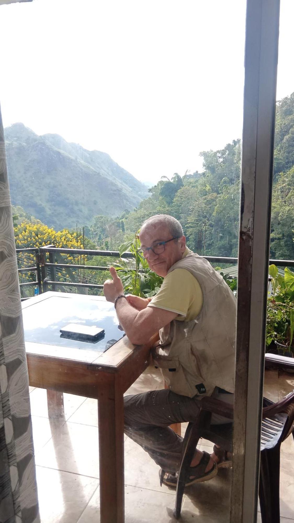 Ella Lucky Panoramic Hotel Bagian luar foto
