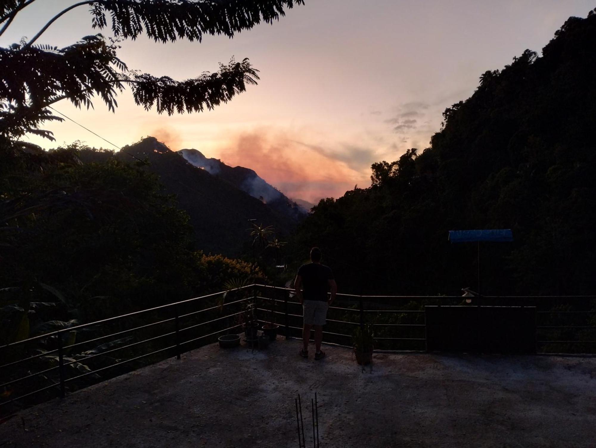 Ella Lucky Panoramic Hotel Bagian luar foto